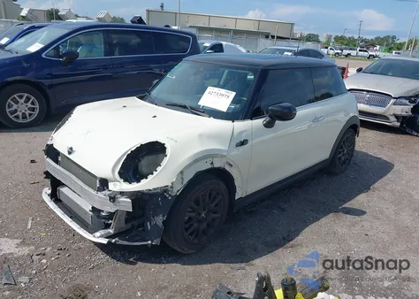 2021 Mini Hardtop Cooper z USA, uszkodzony, nr VIN WMWXR3C06M2P11050